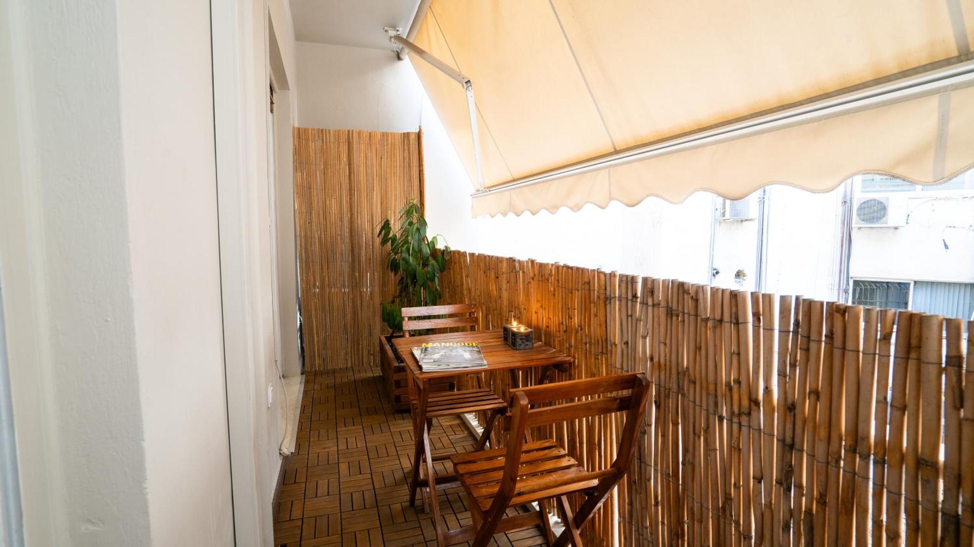 Quiet City Center Apt On A Pedestrian Street Атина Екстериор снимка