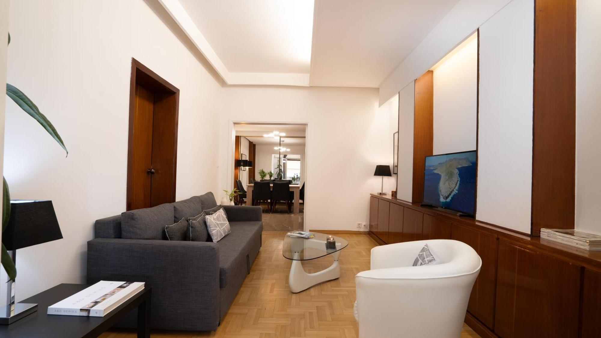 Quiet City Center Apt On A Pedestrian Street Атина Екстериор снимка